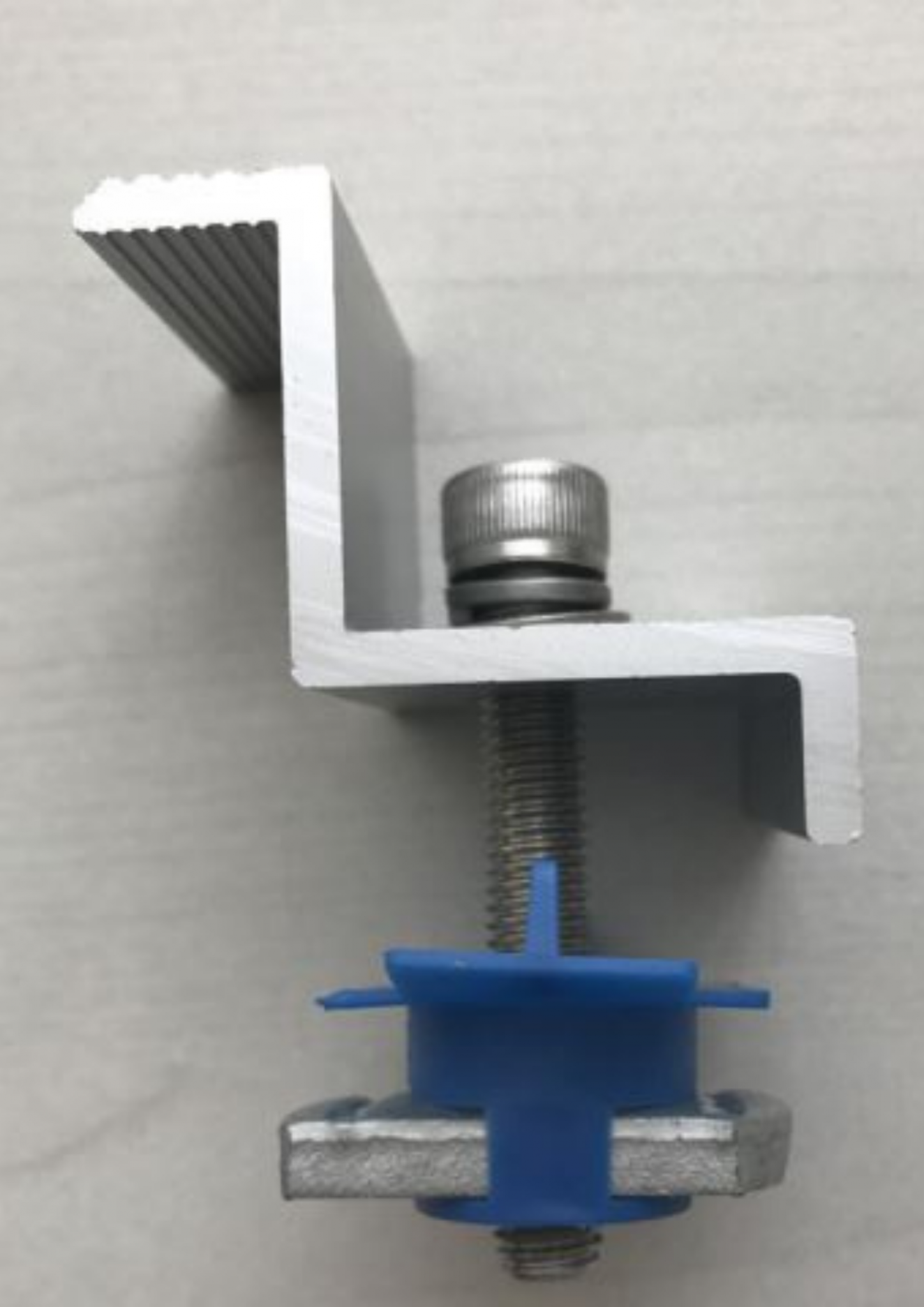 Mid Clamp / End Clamp Les secrets des énergies propres.